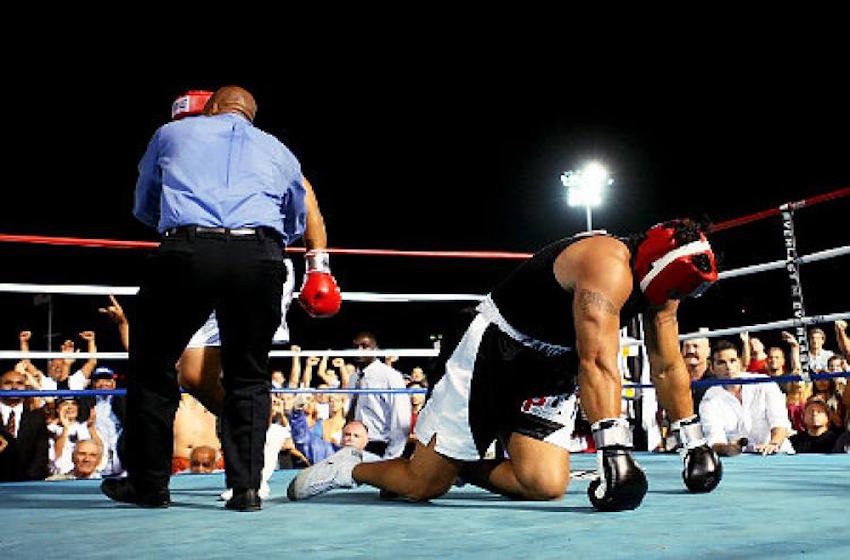 mayweather-vs--mcgregor--best-cross-sport-battles-Jose-Canseco-vs--Vai-Sikahema--2008-